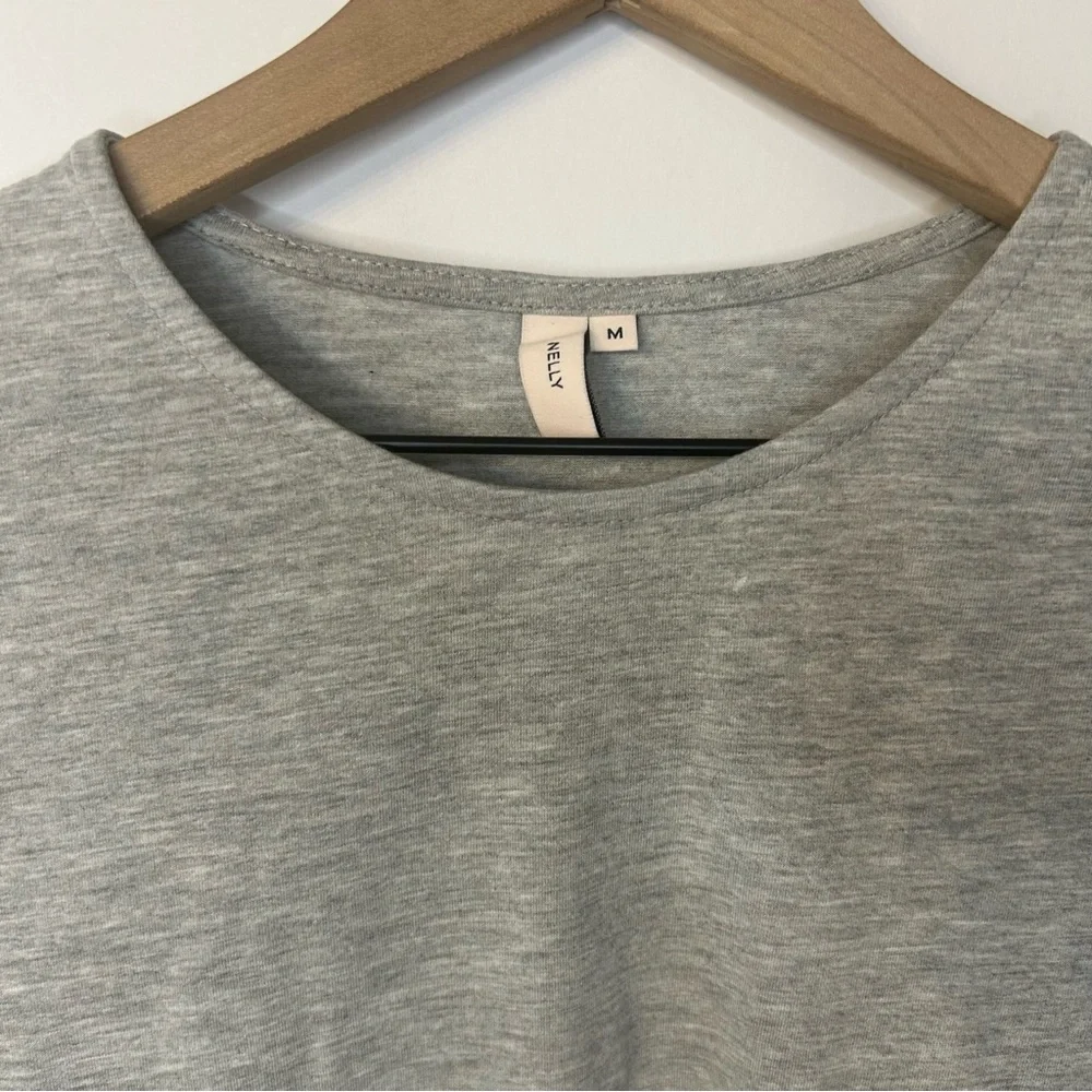 Nelly Women’s Gray Keep It Simple Ls Top, Size Medium